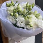 white lisianthus